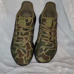 Adidas tubular camo sneaker never worn